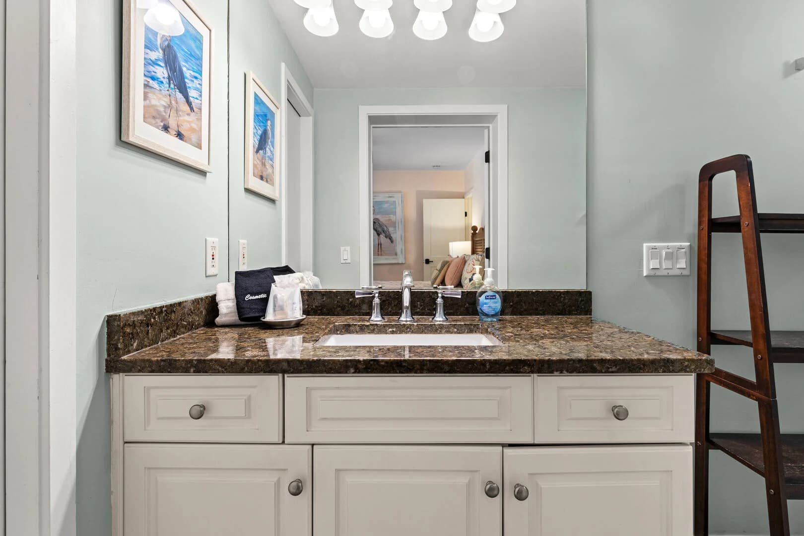 Tropical Retreat - Image 23