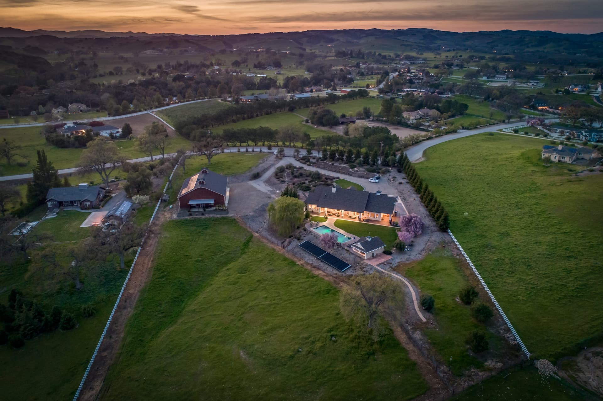 Frontier Main and Guest House - Image 81