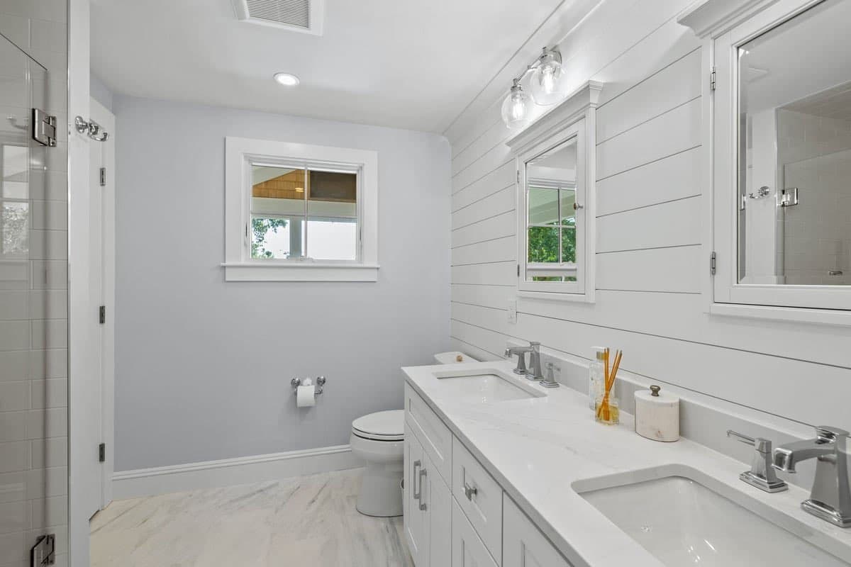 Down Easy - Image 11