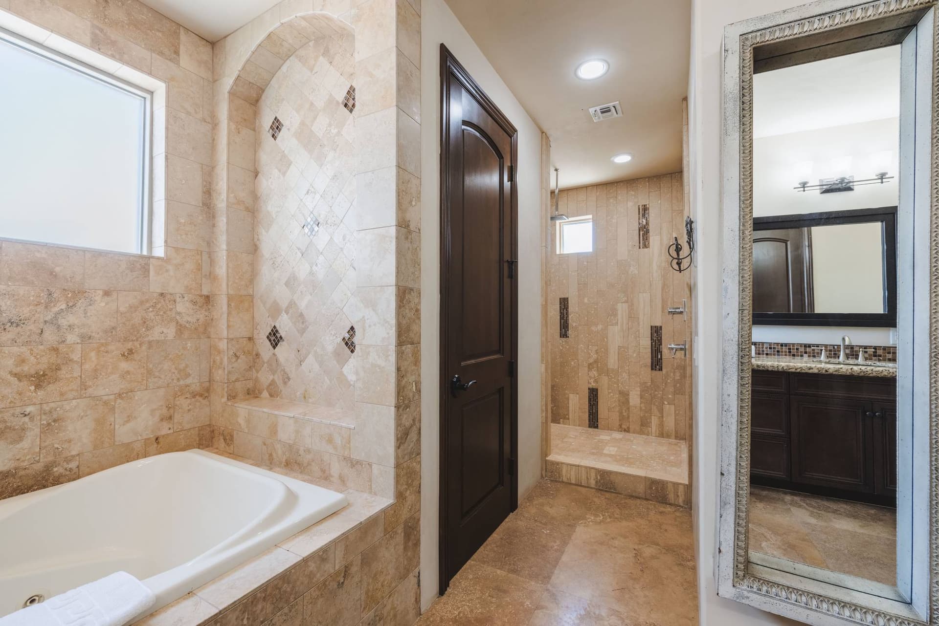 Residence on Cactus - Image 34