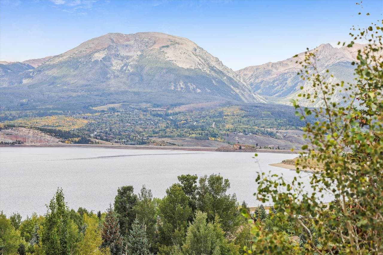 Corinthian Bella Vista - Image 51