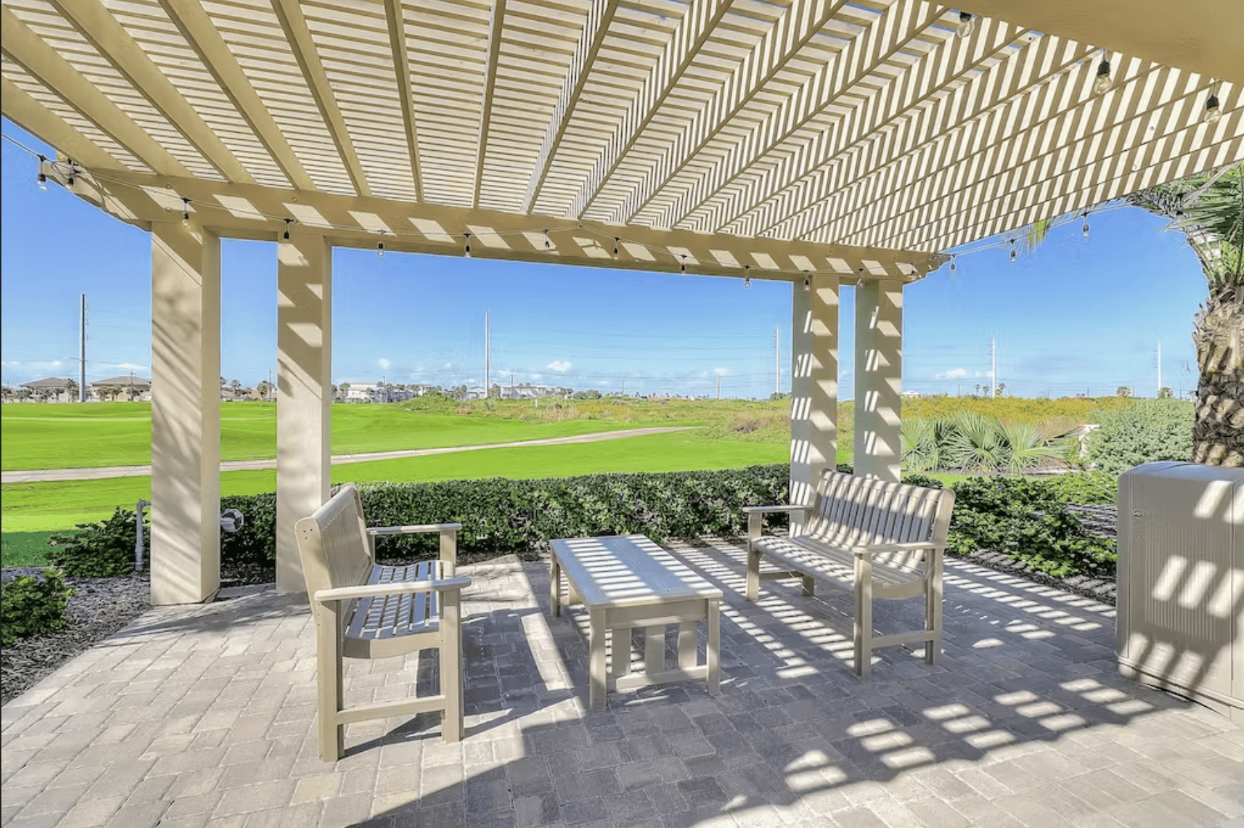 Sunsets and Smiles House - Image 47