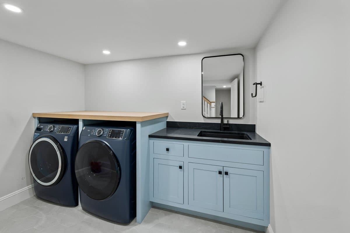 Down Easy - Image 18