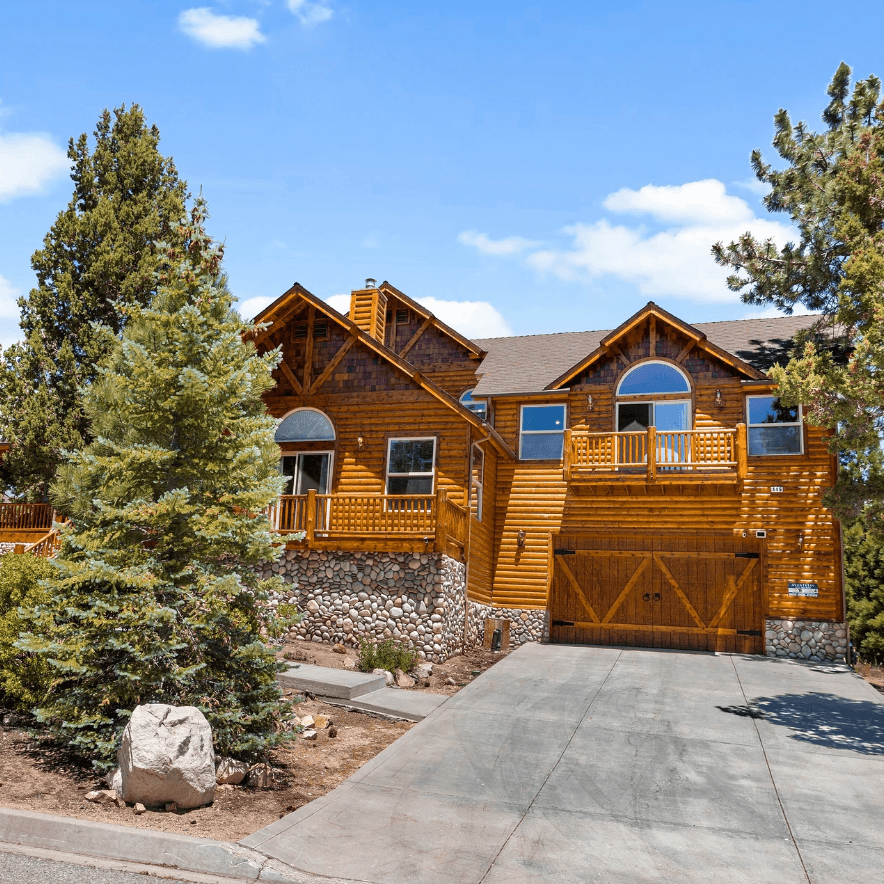 Linaker Lodge - Image 1