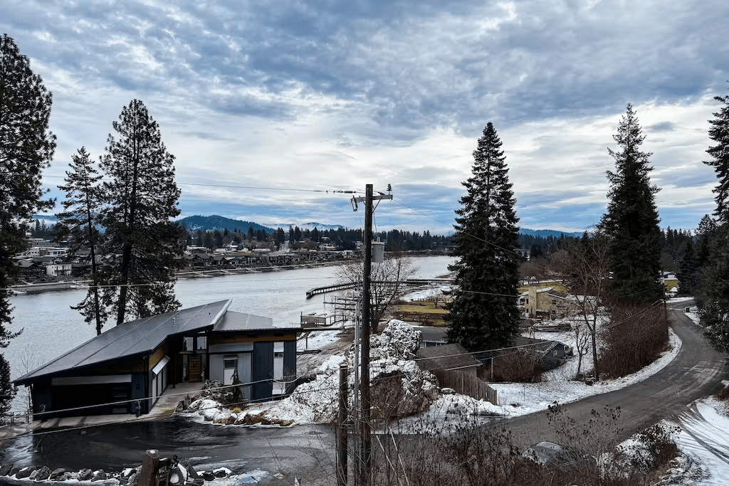 Spokane River Retreat - Image 25