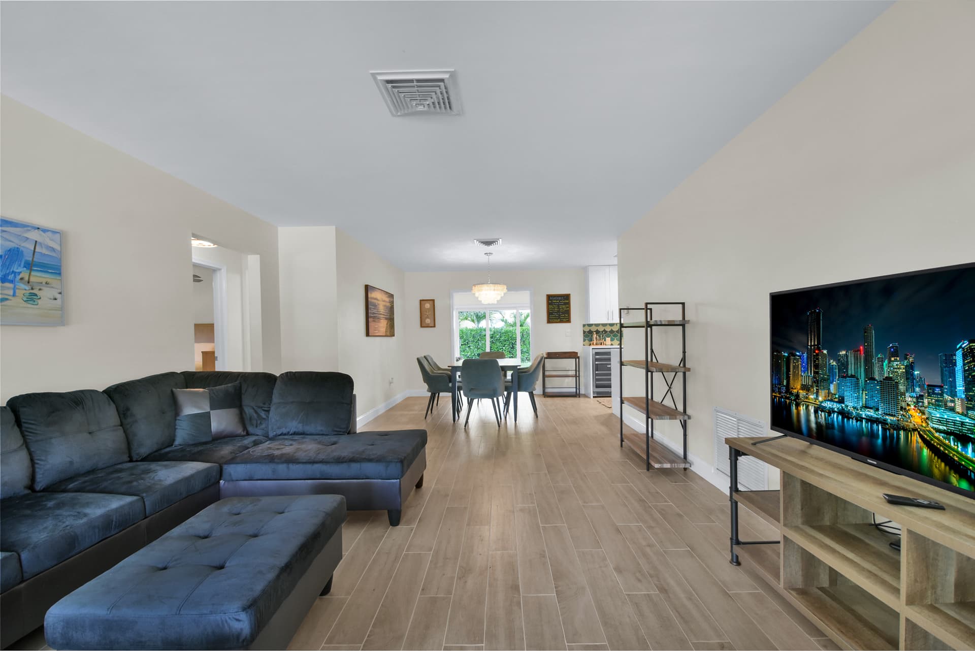 North Lake Worth Home  - Image 2