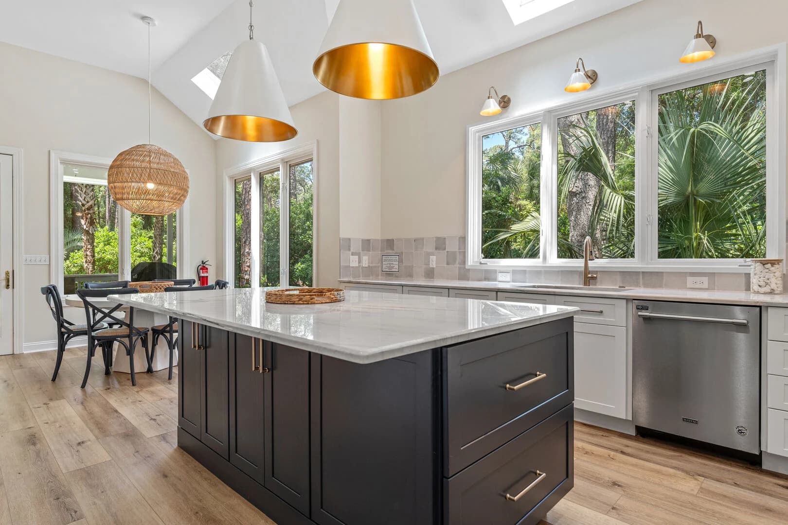 Southern Charm Retreat - Image 11