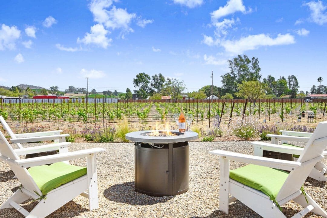 Carneros Farmhouse - Image 10