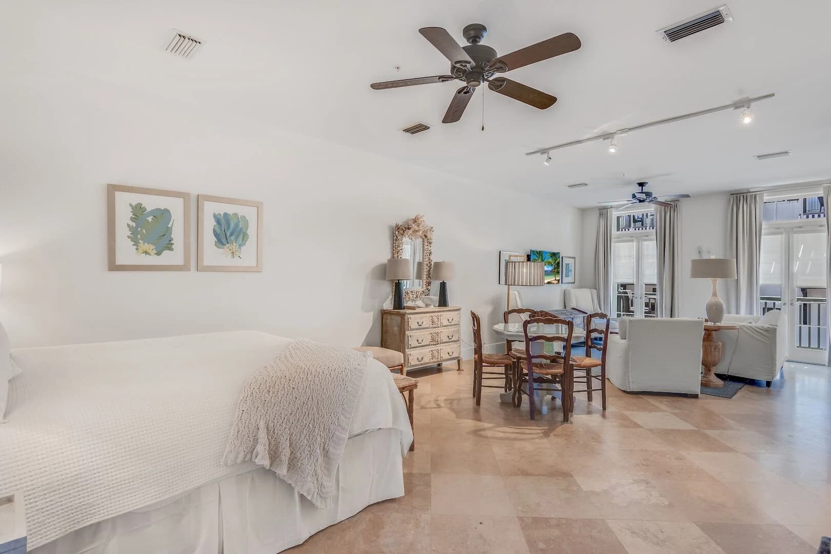 Crown Studio - Image 5