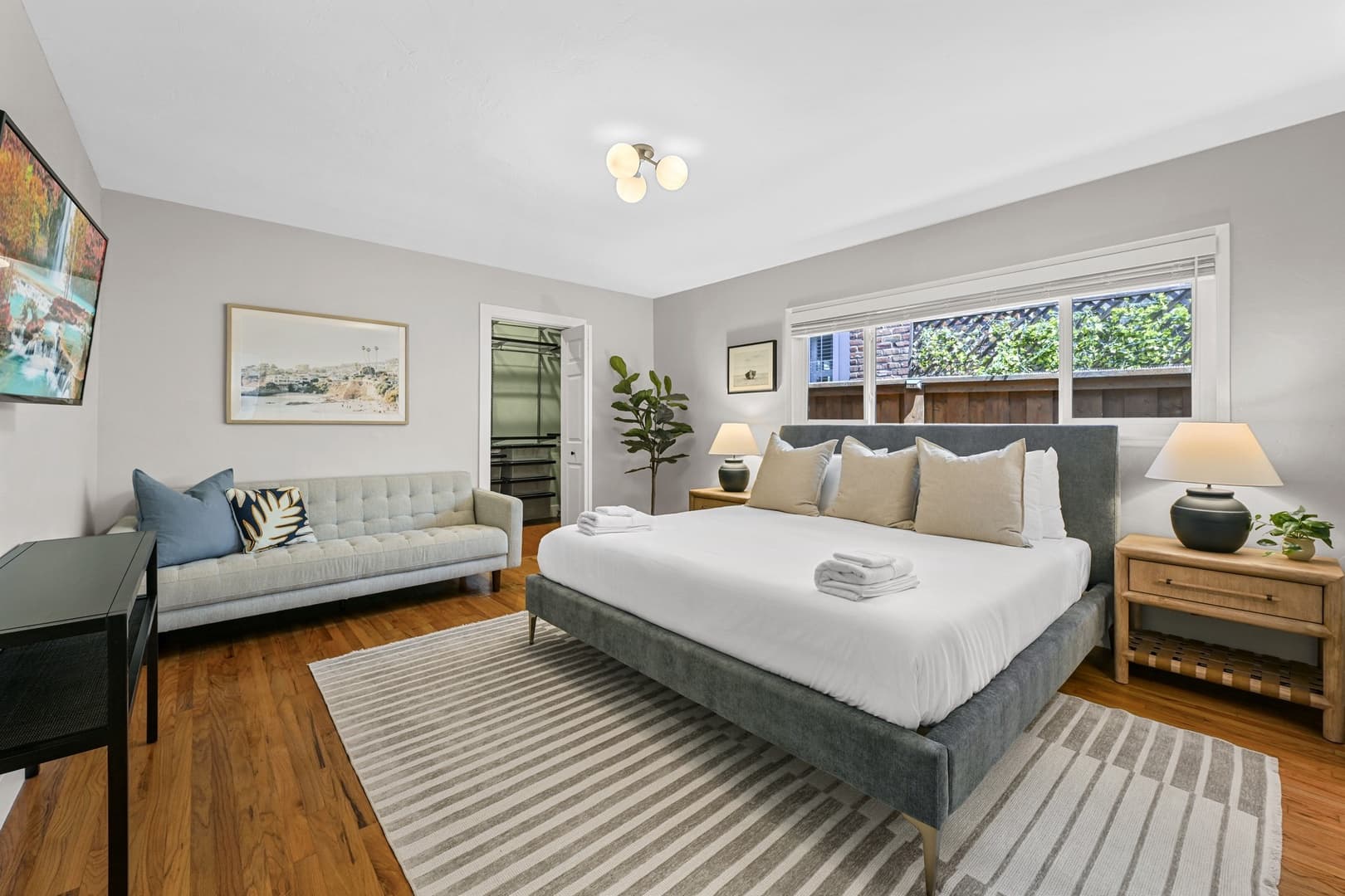 Pacific Beach Retreat - Image 17