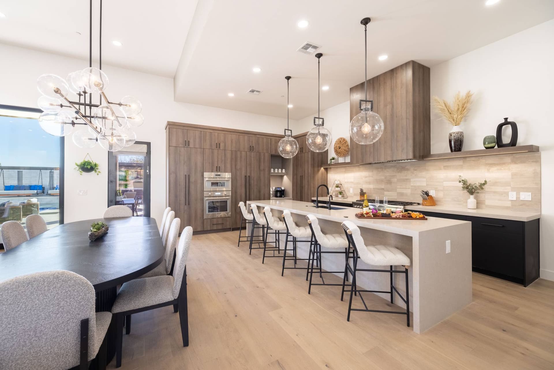 Estate on Harmony - Image 19