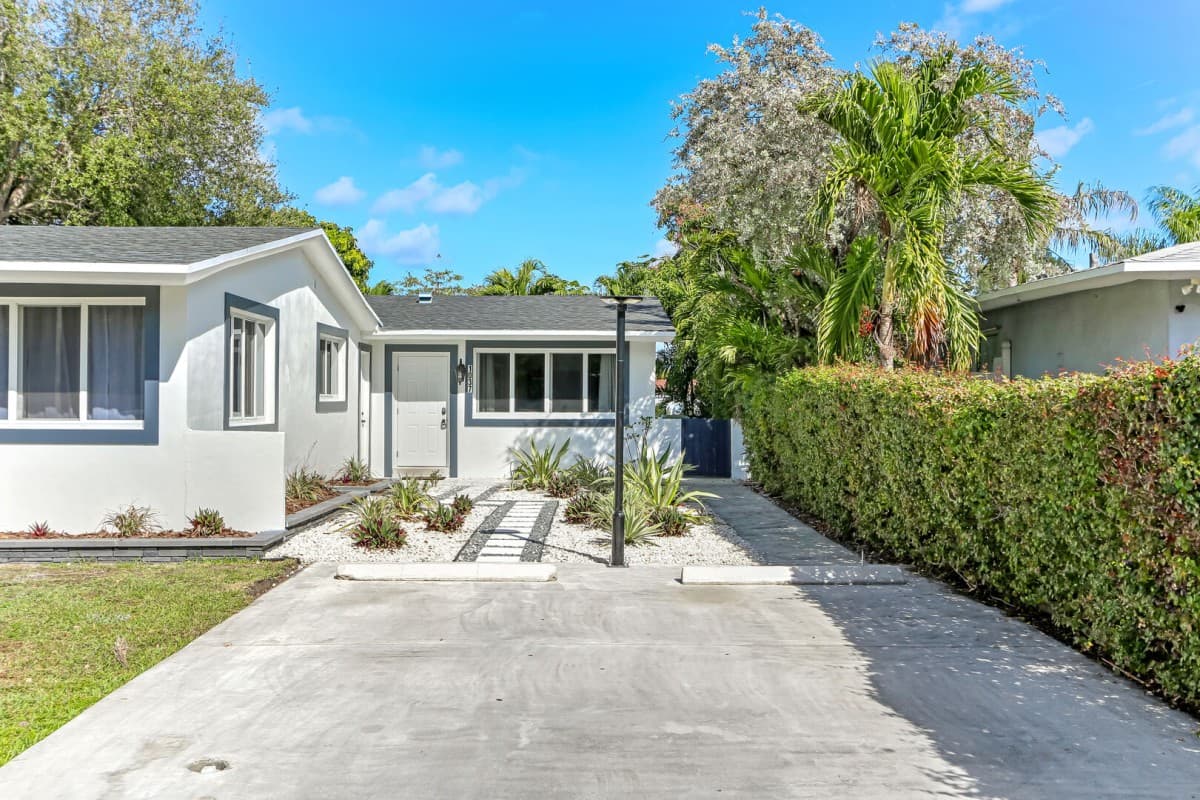 Hallandale Beach Home - Image 27