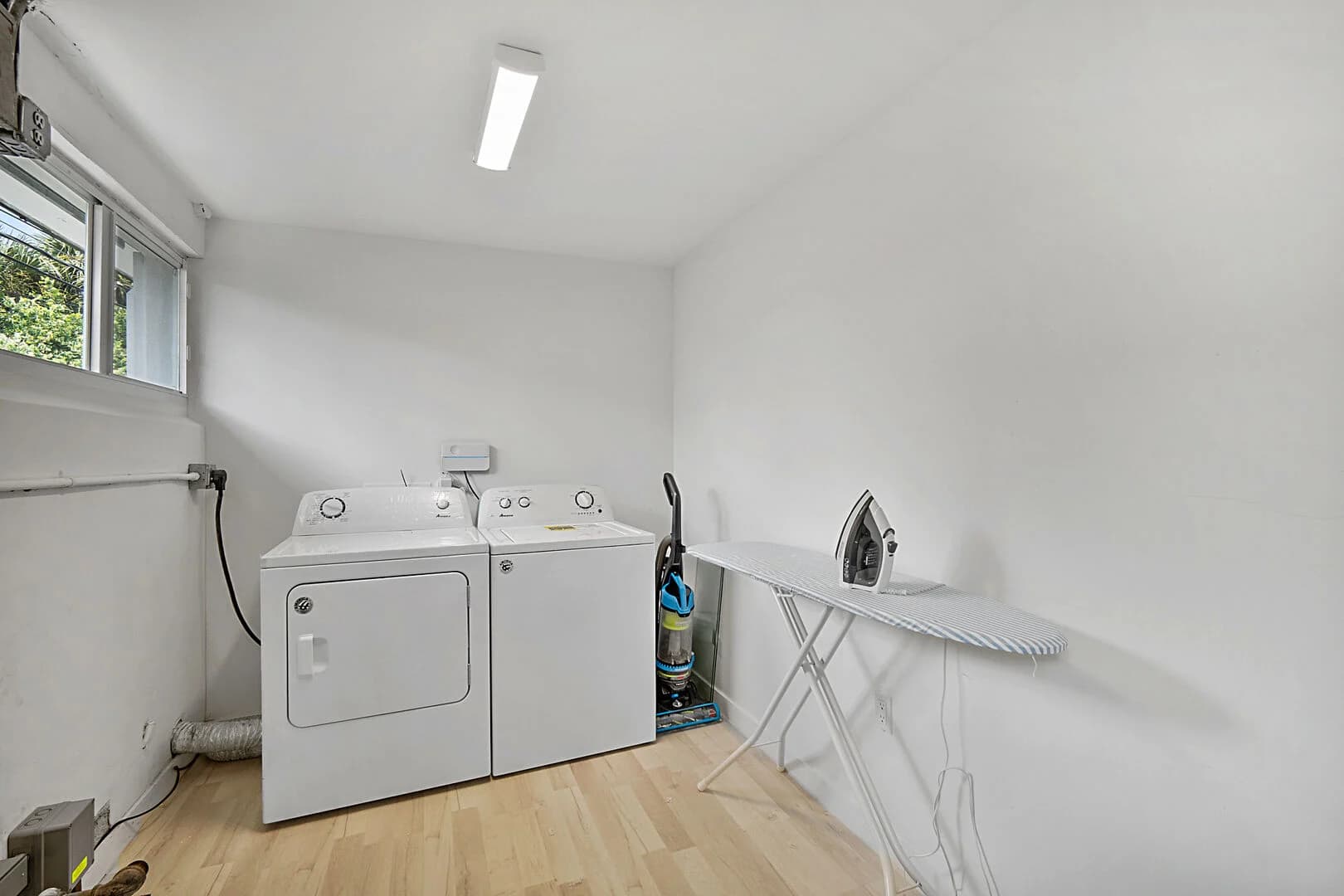 Ceasar's Place - Image 30