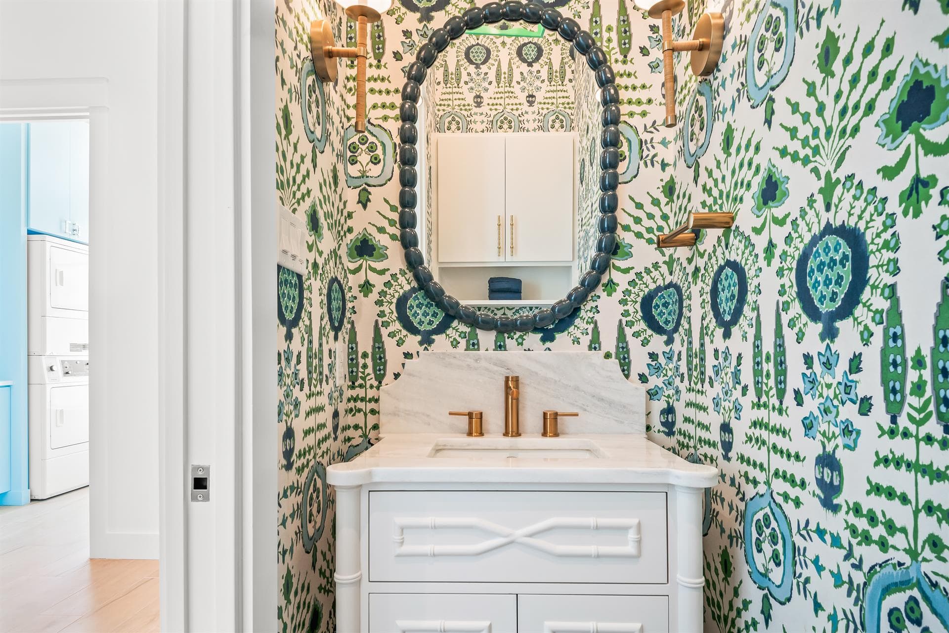 Holiday House - Image 50