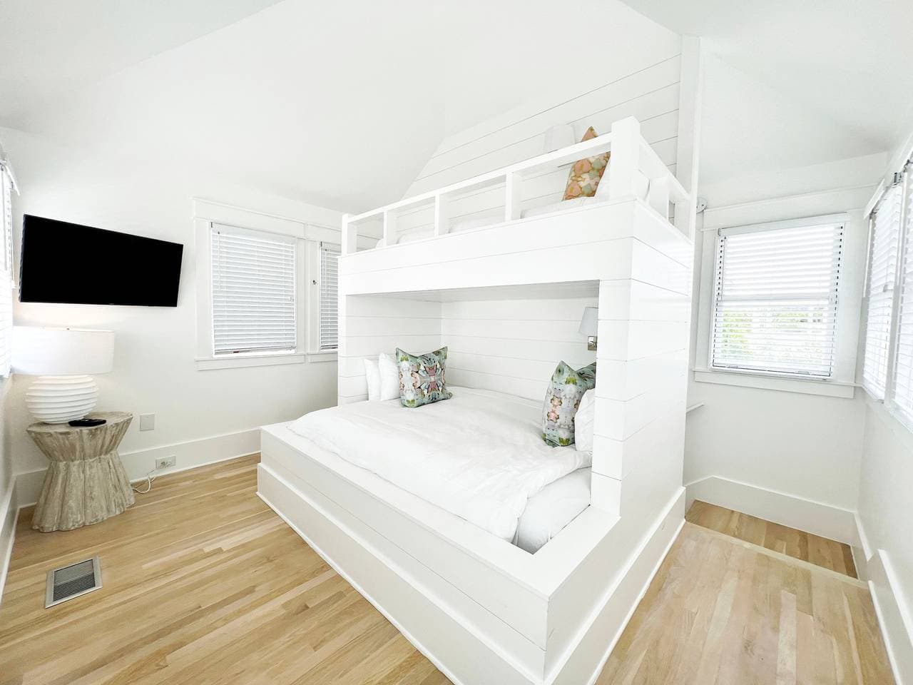 Toes in the Water Home - Image 24