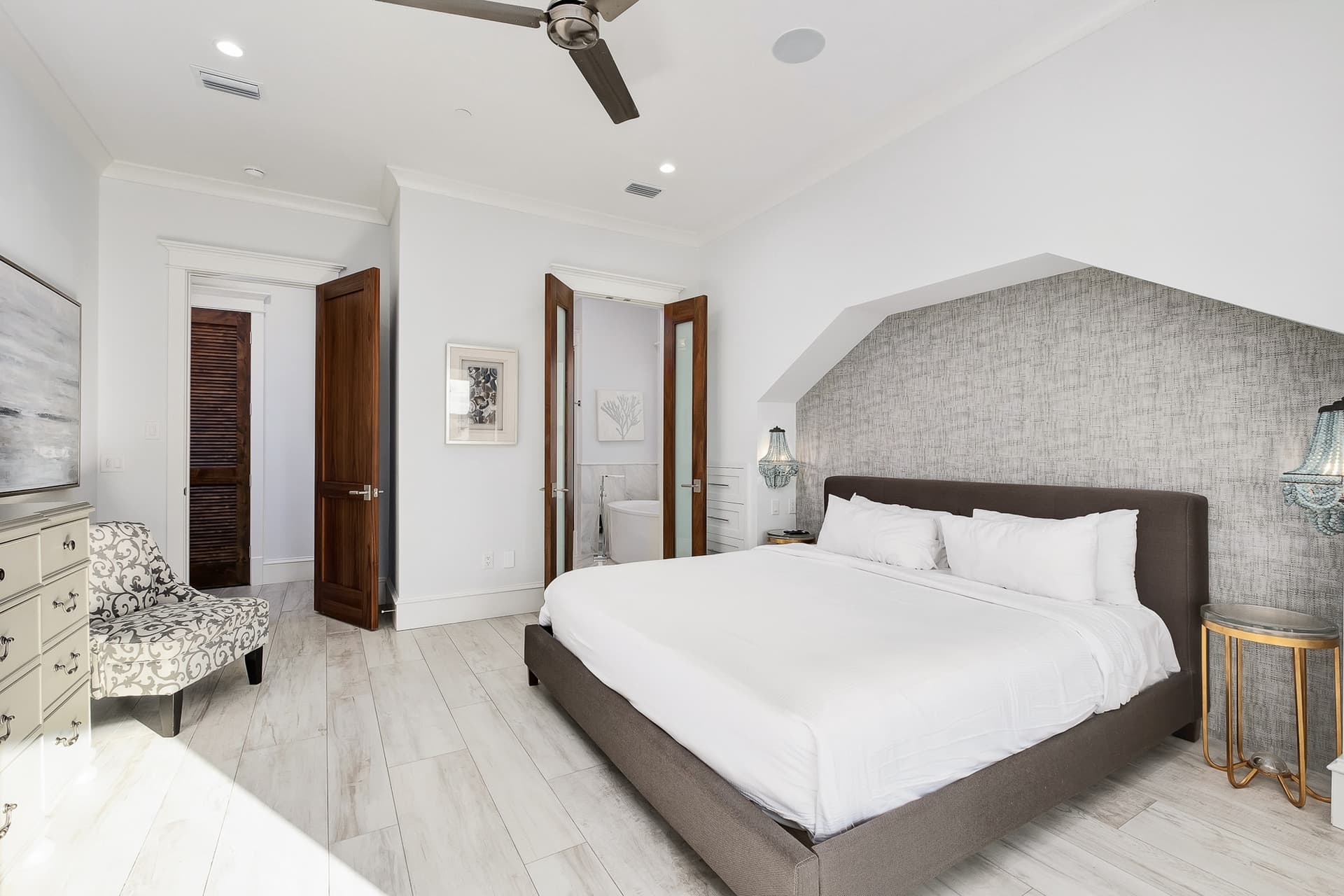 Paradise at Park Row - Image 32