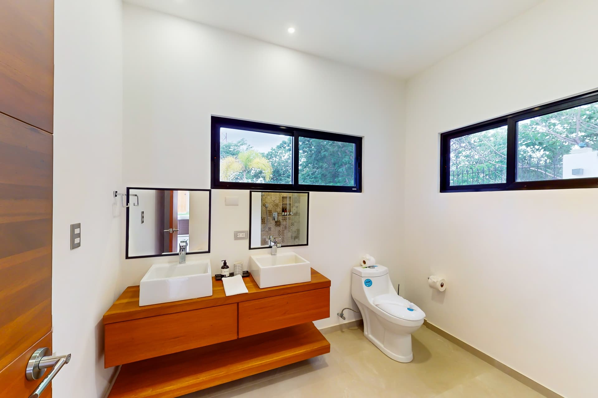 Coral Deluxe - Image 13