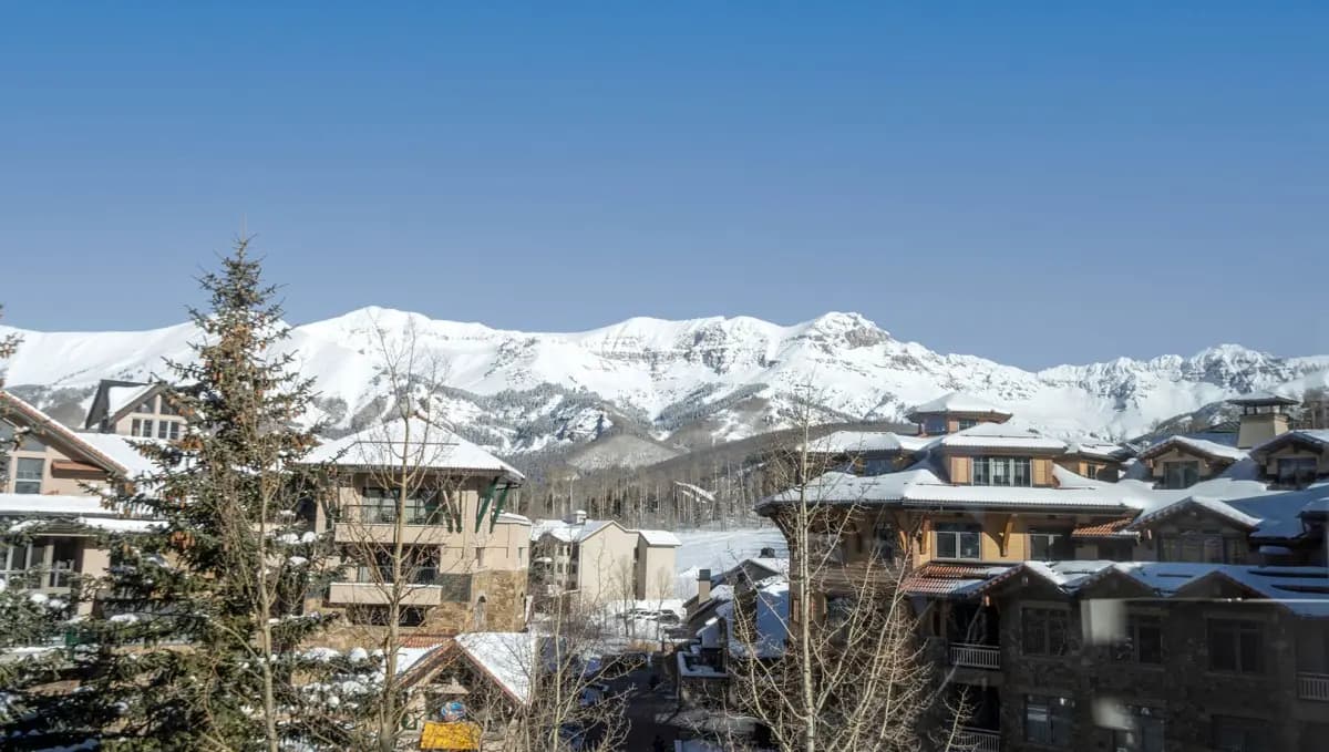 Plaza Tower - Image 24