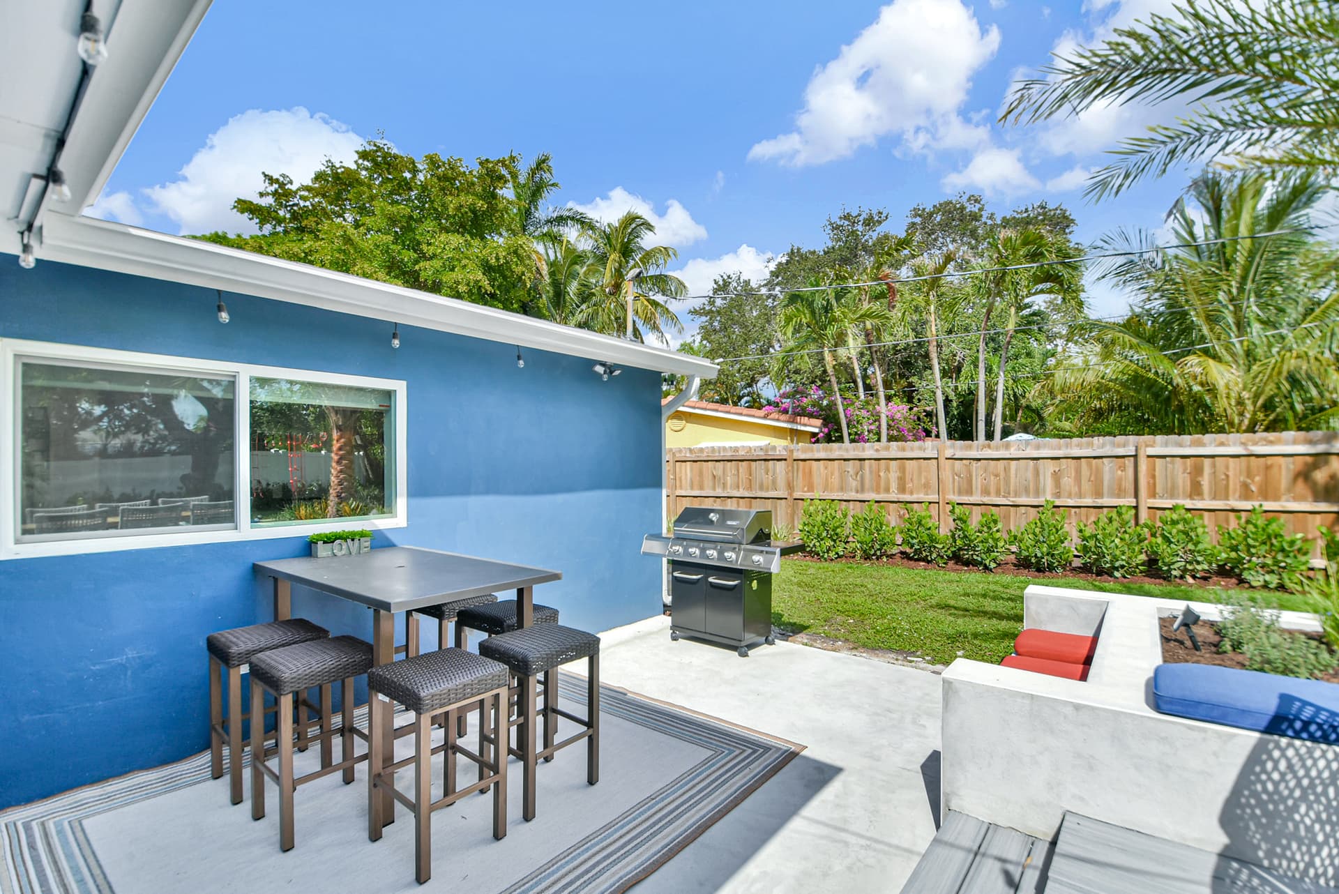 Bluebird House - Image 61