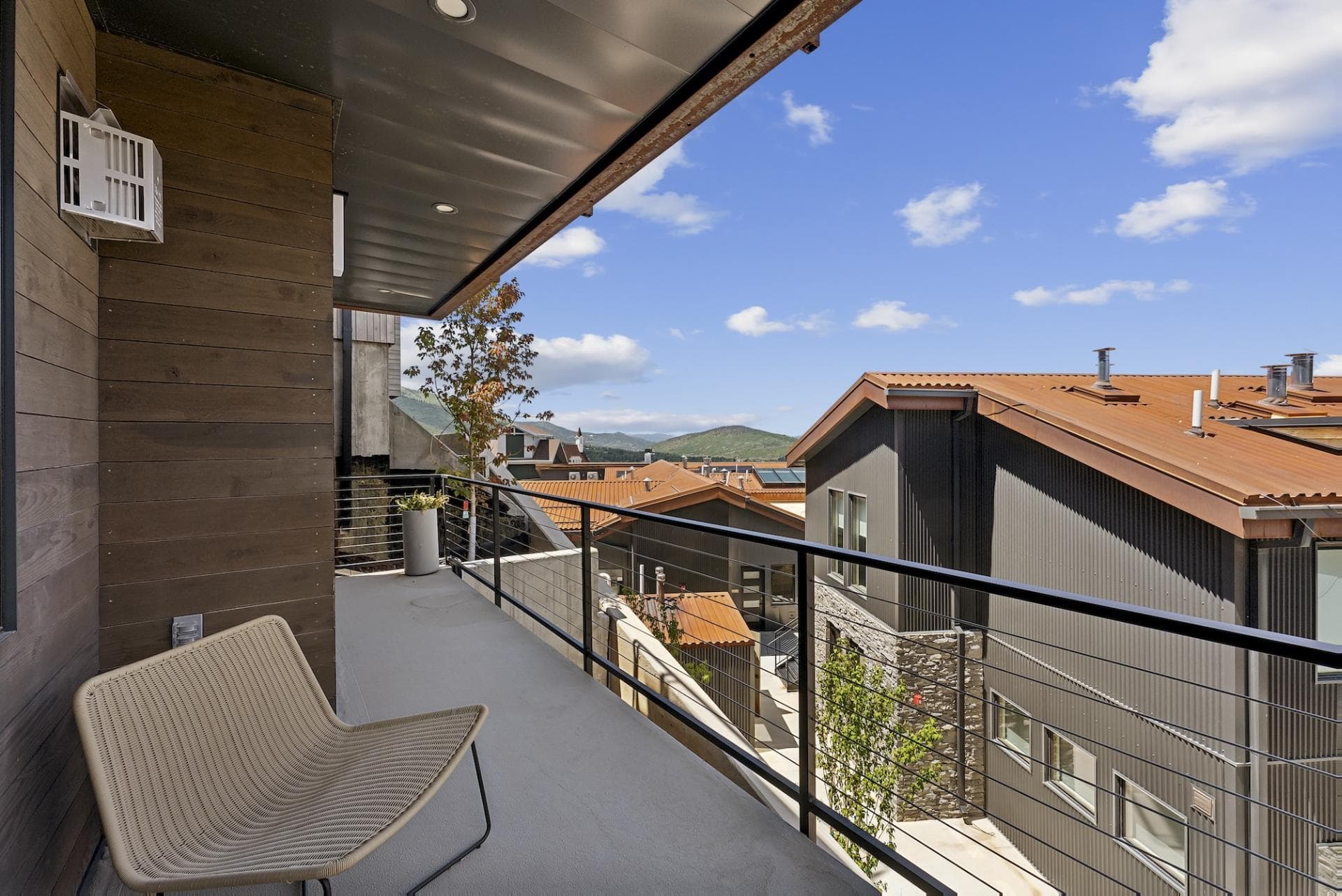 Slopeside Modern in Kings Crown - Image 23