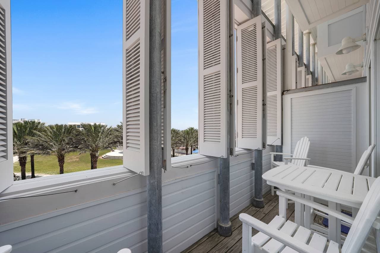 Above The Crowd Home - Image 3