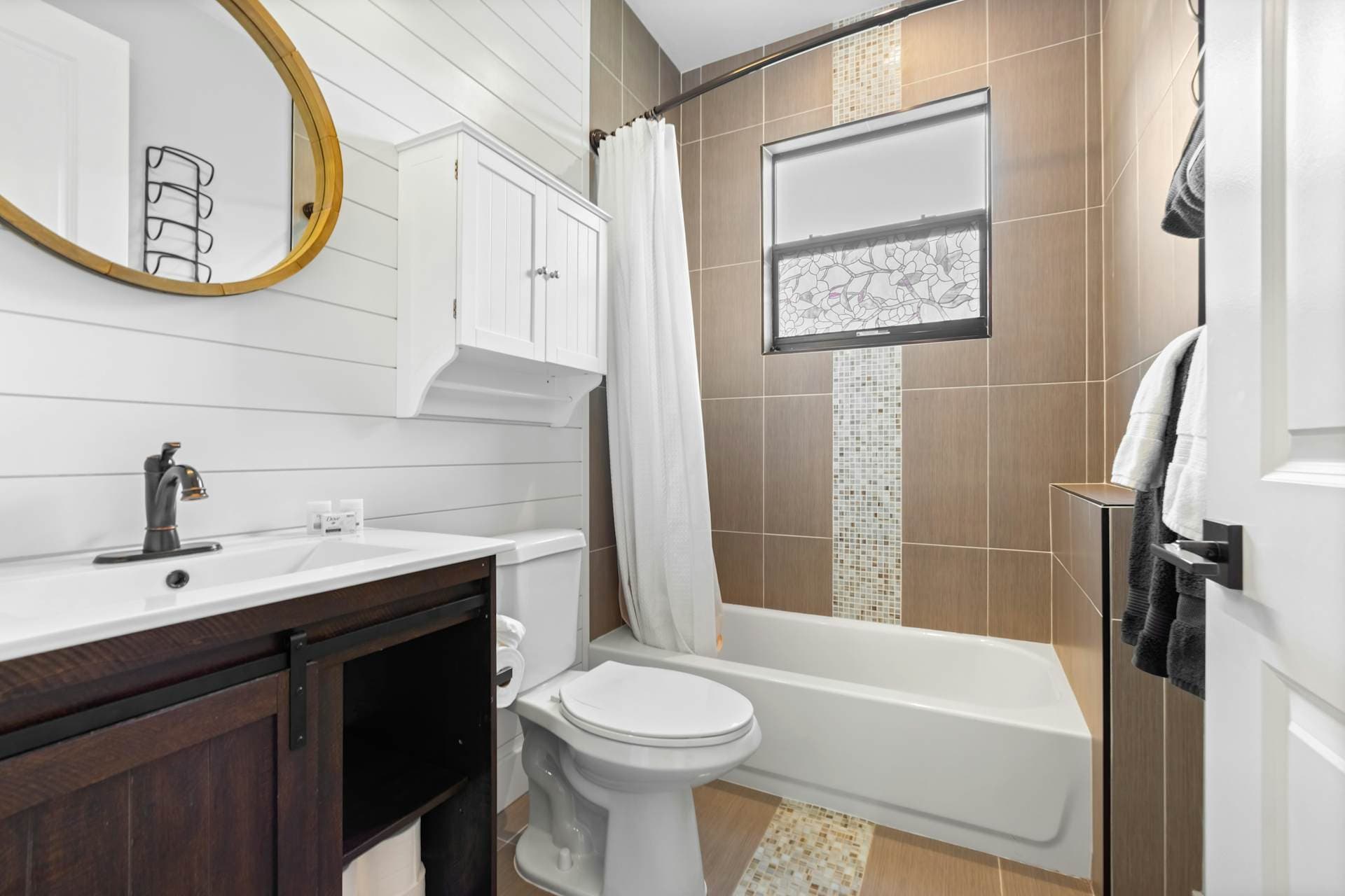 Paradise Daydream - Image 20