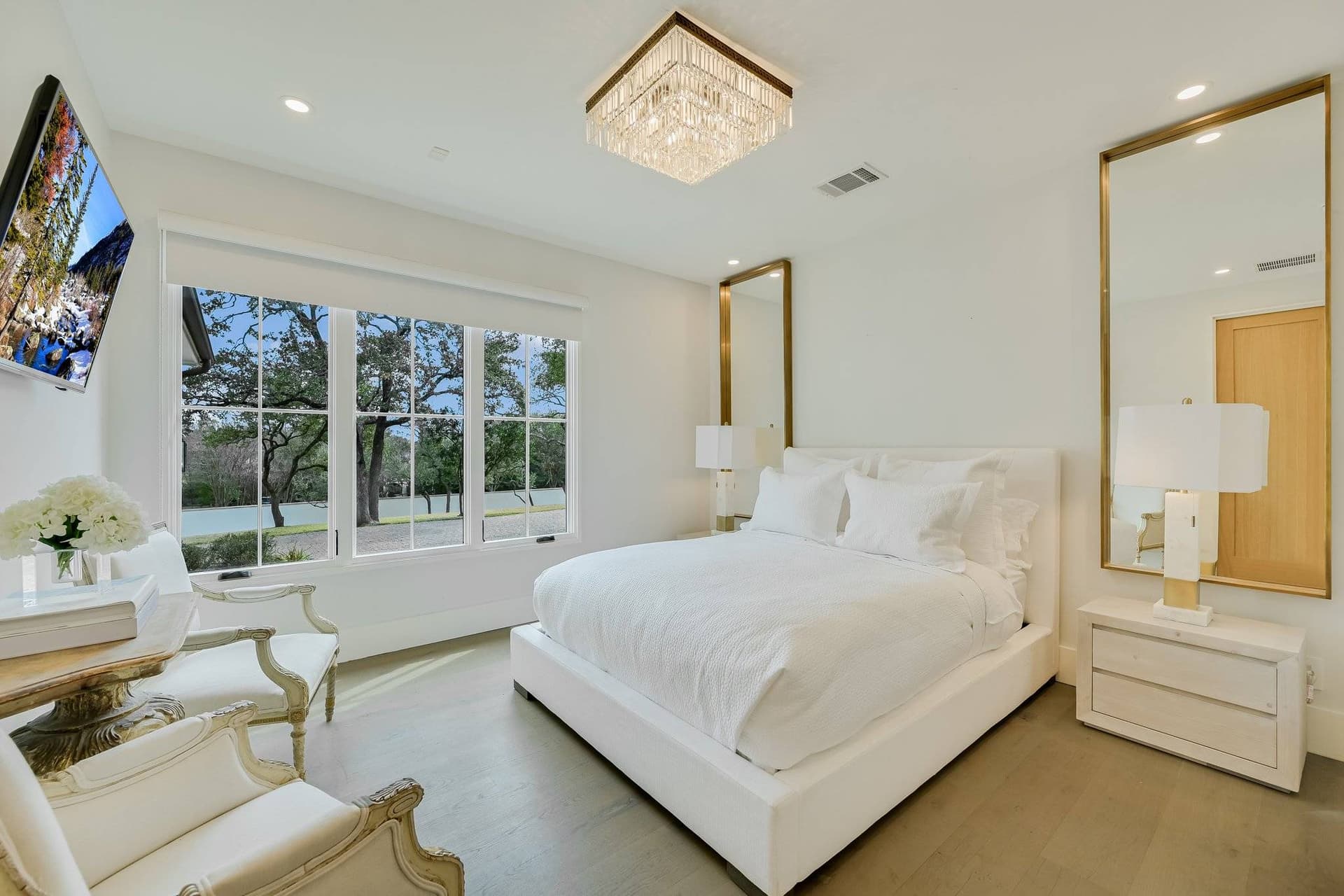 Austin Splendor - Image 31