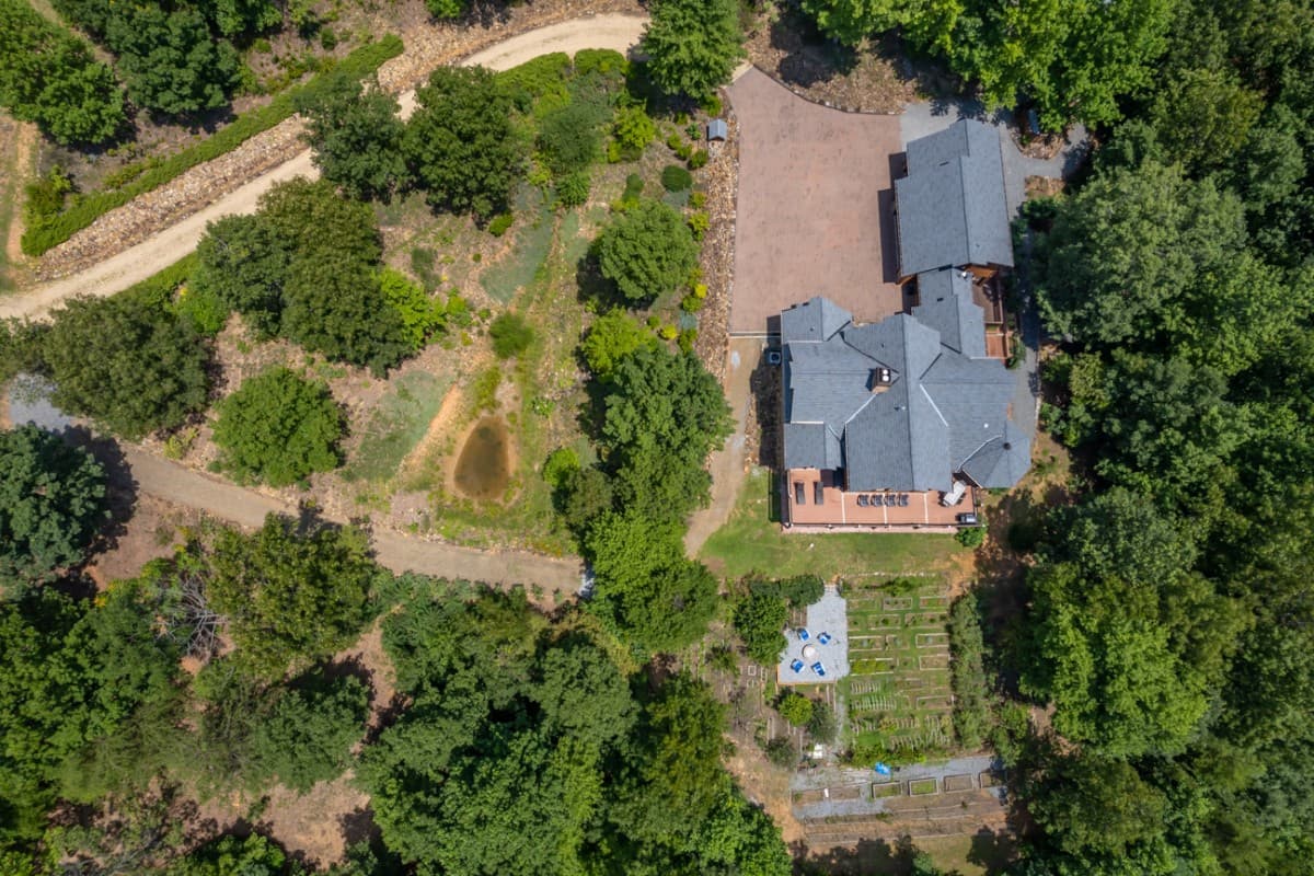 Chateau Laurel - Image 2