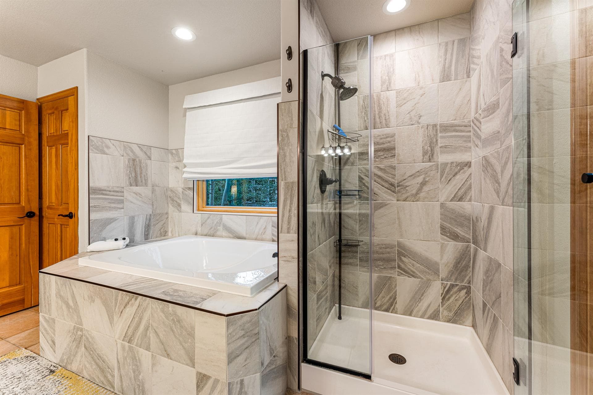 Burgundy House - Image 39