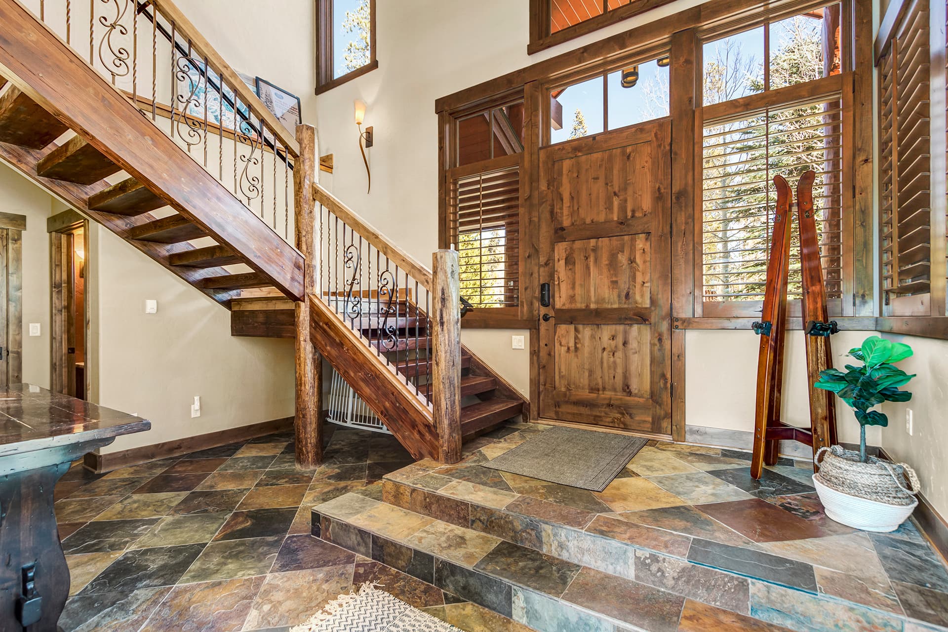 Twin Peaks Lodge - Image 14