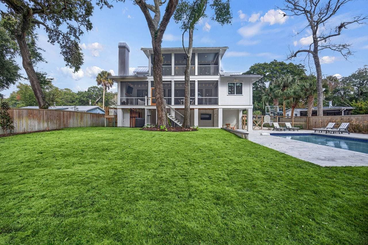 IOP Escape at 26th Avenue - Image 43