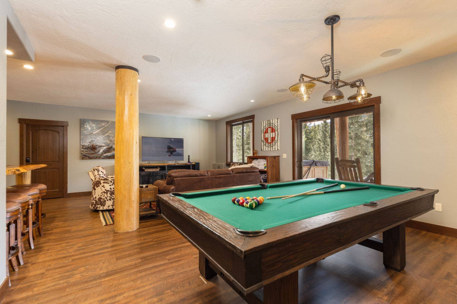 Pine Ridge Cabin - Image 4