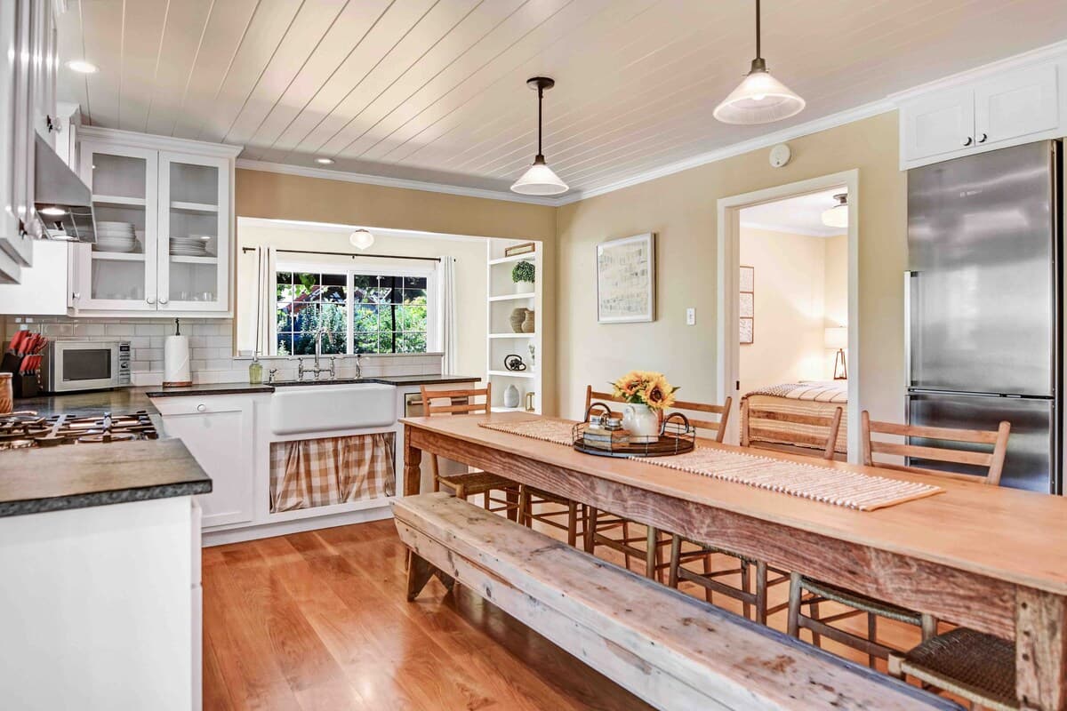 Newcomb Vineyard Escape - Image 5