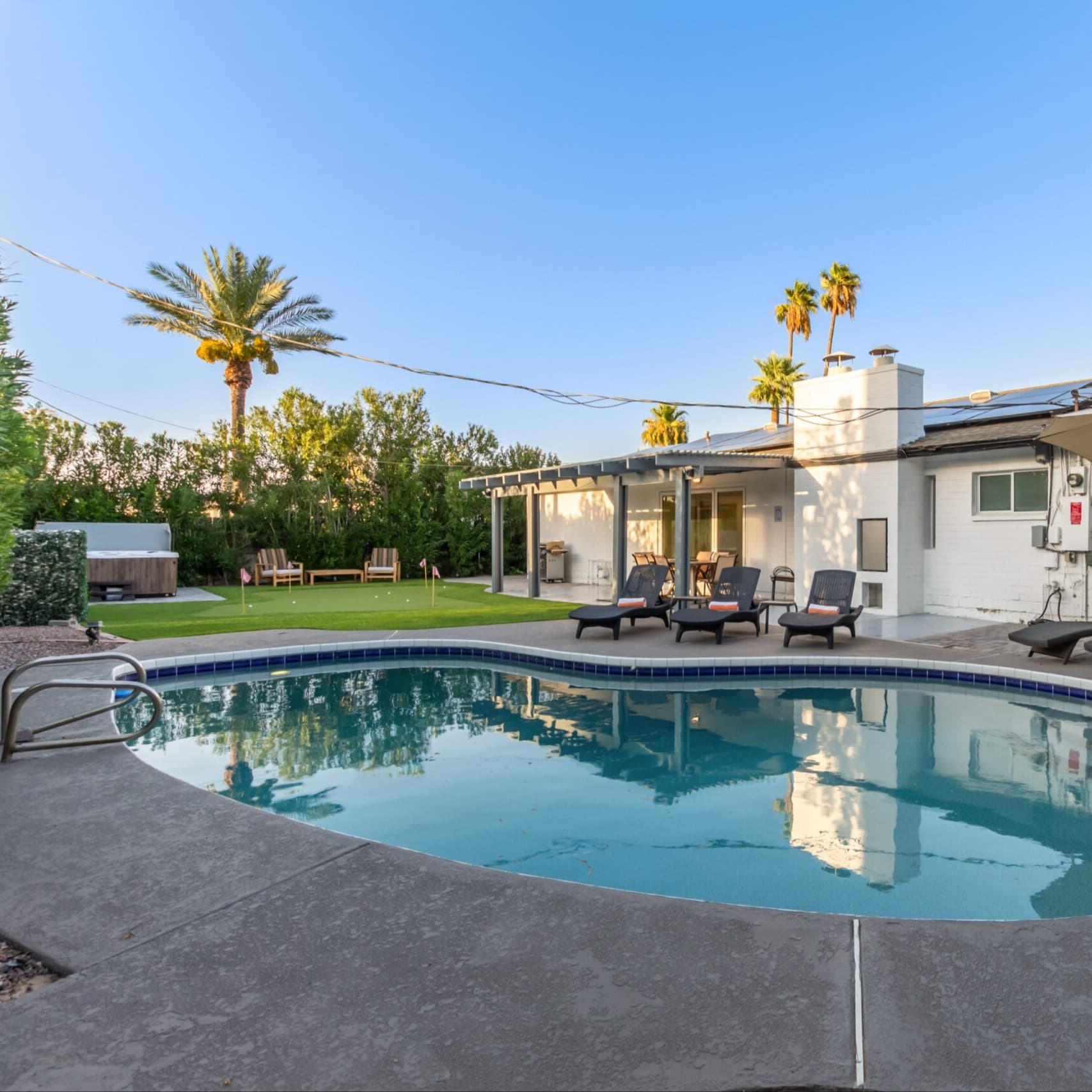 Ochenta Modern Poolhouse - Image 1