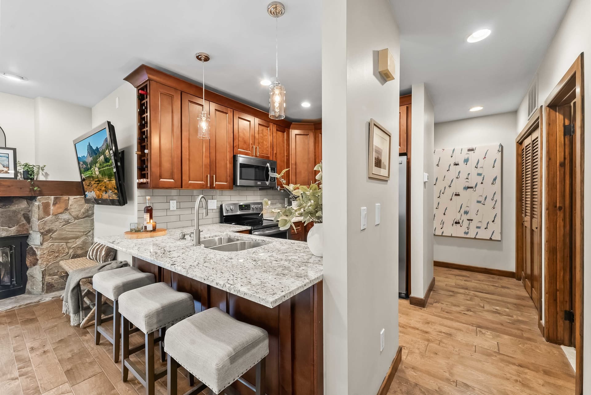 Summit Solace Chalet - Image 4