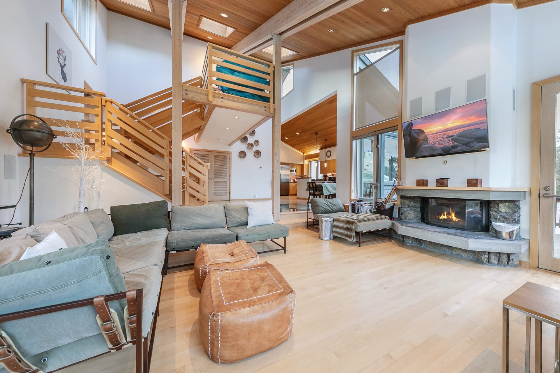 Bright Alpine Retreat - Image 13