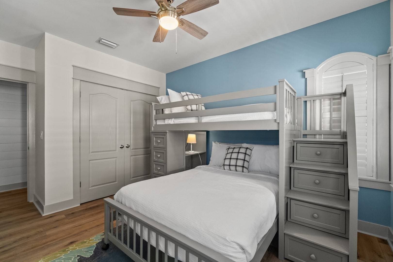 Sandy Buns - Image 27