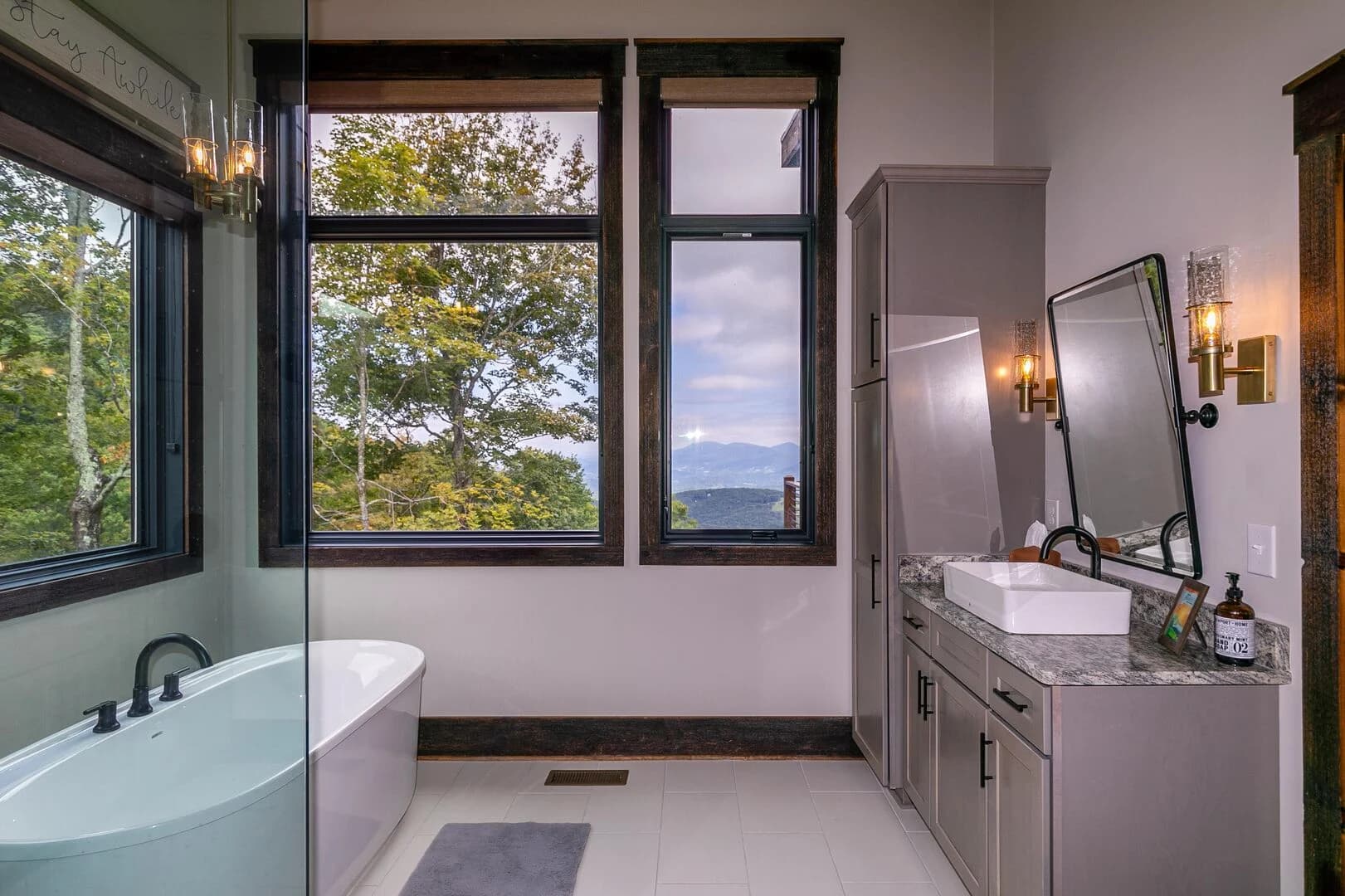 Elevated at Monteagle - Image 20