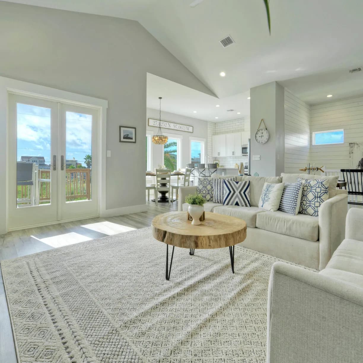 Wild Horse House - Image 3