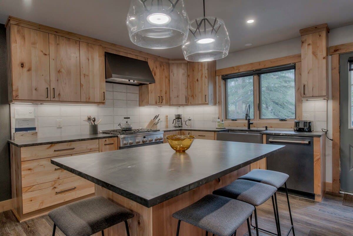 Peaks and Pines - Image 7