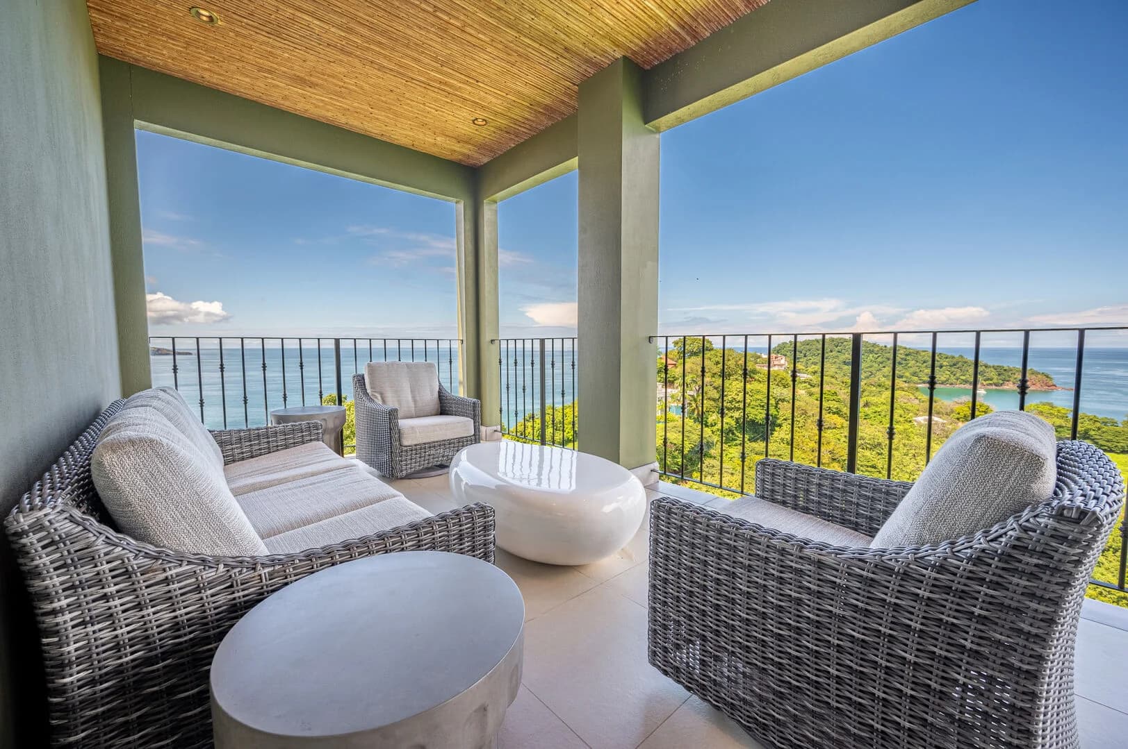 Splendor Penthouse #503 - Image 27