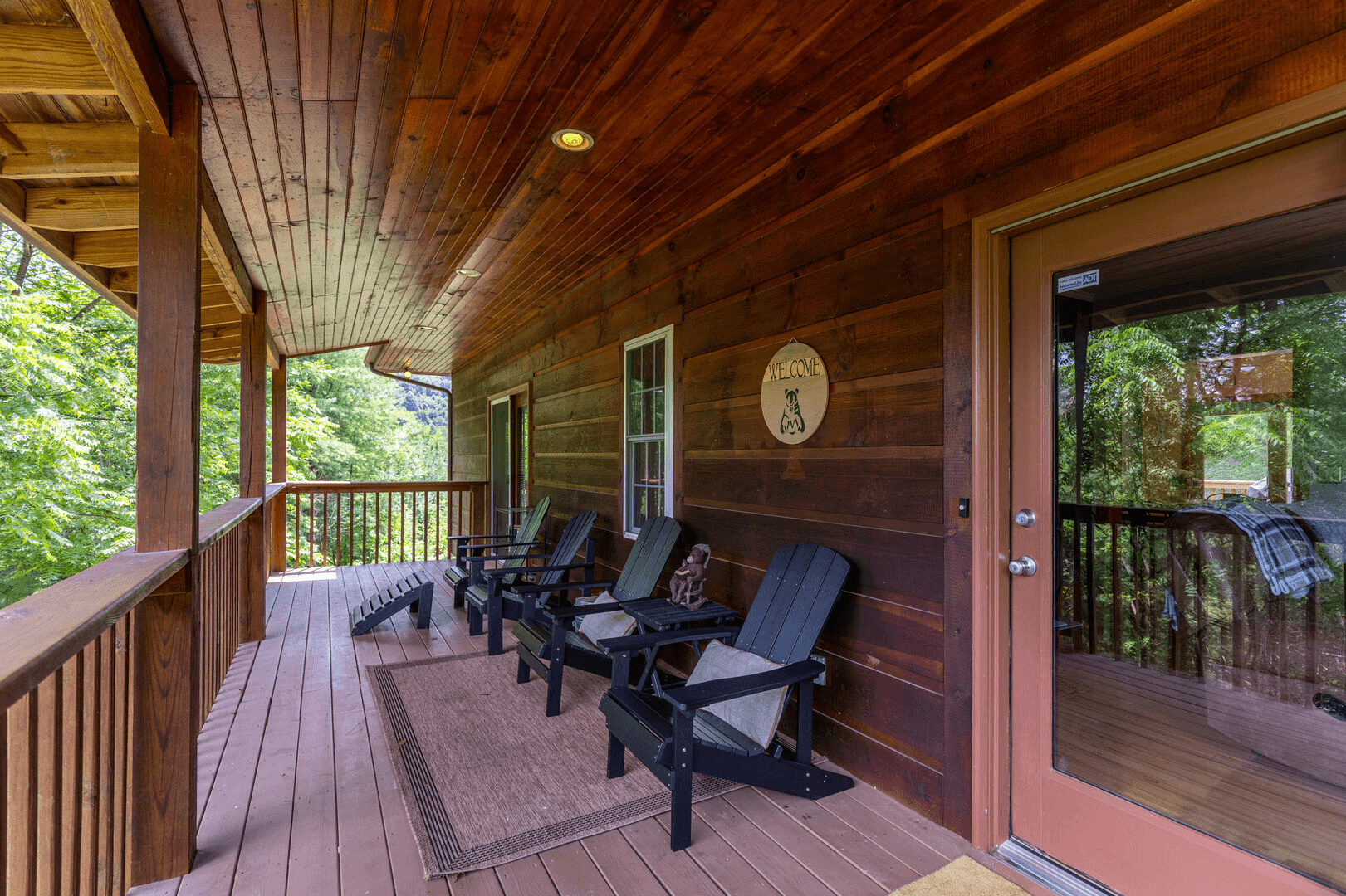 Lazy Bear Inn - Image 27