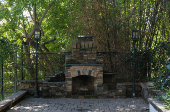 Hillside House - Image 32