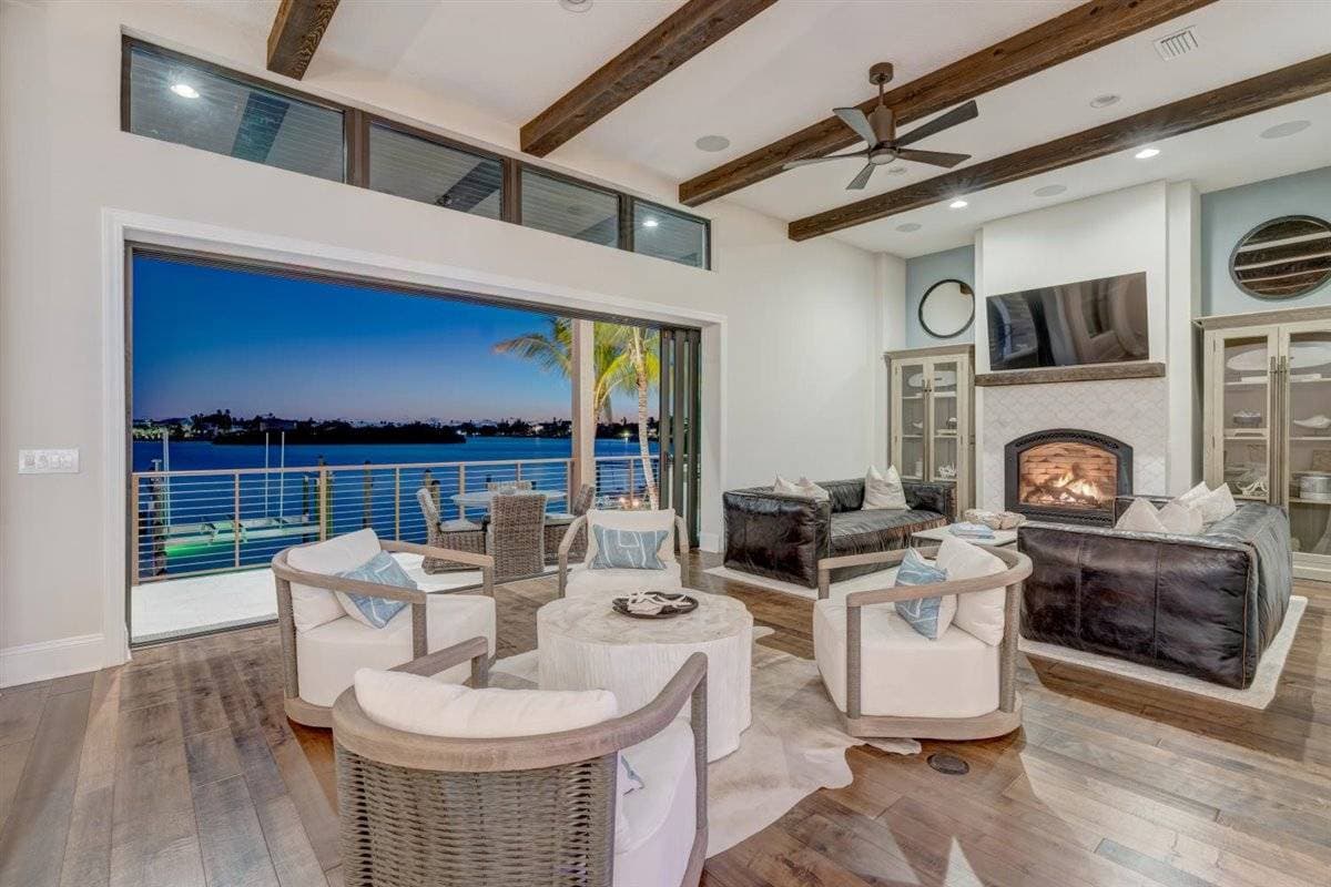 Bayside Paradise Mansion - Image 2