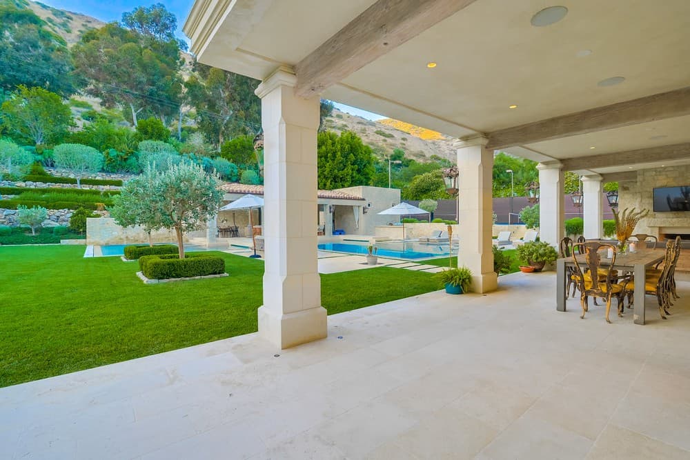 Chateau Serra Malibu - Image 58