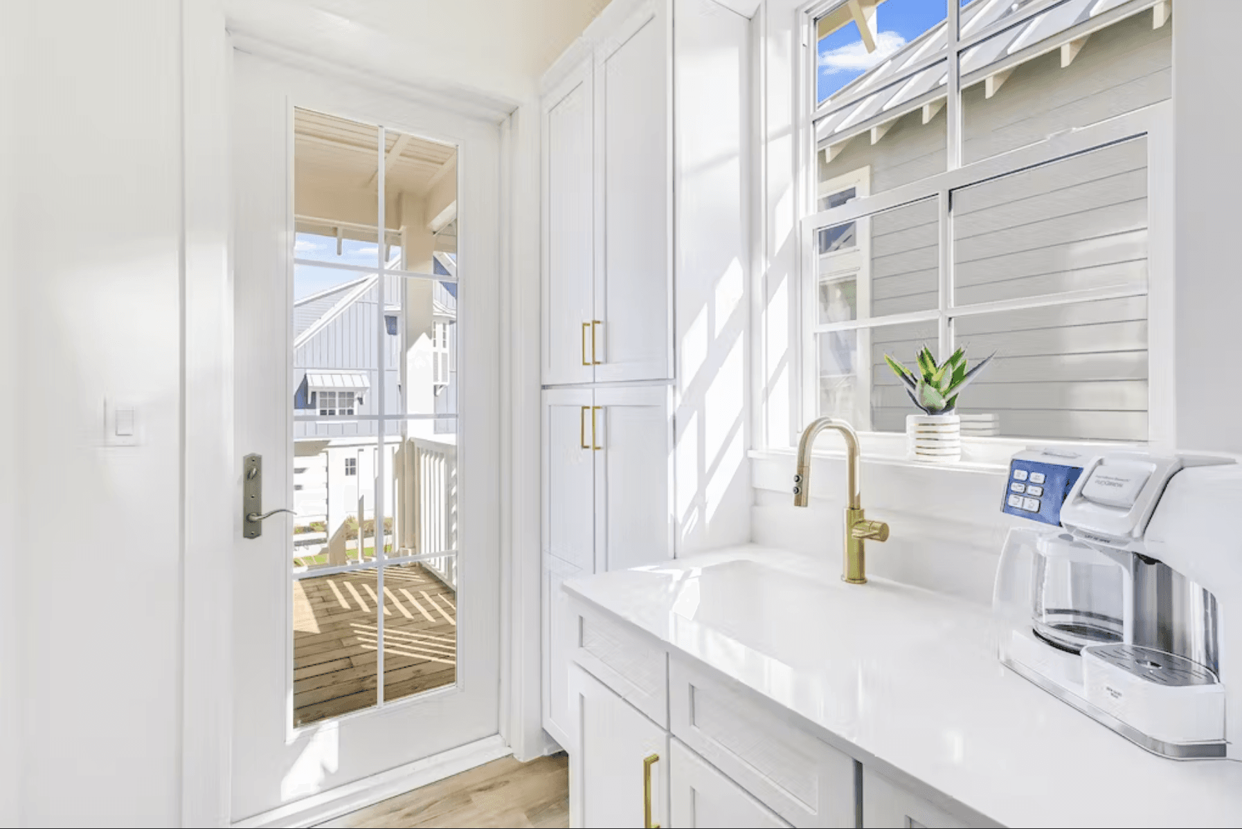 Sunsets and Smiles House - Image 6