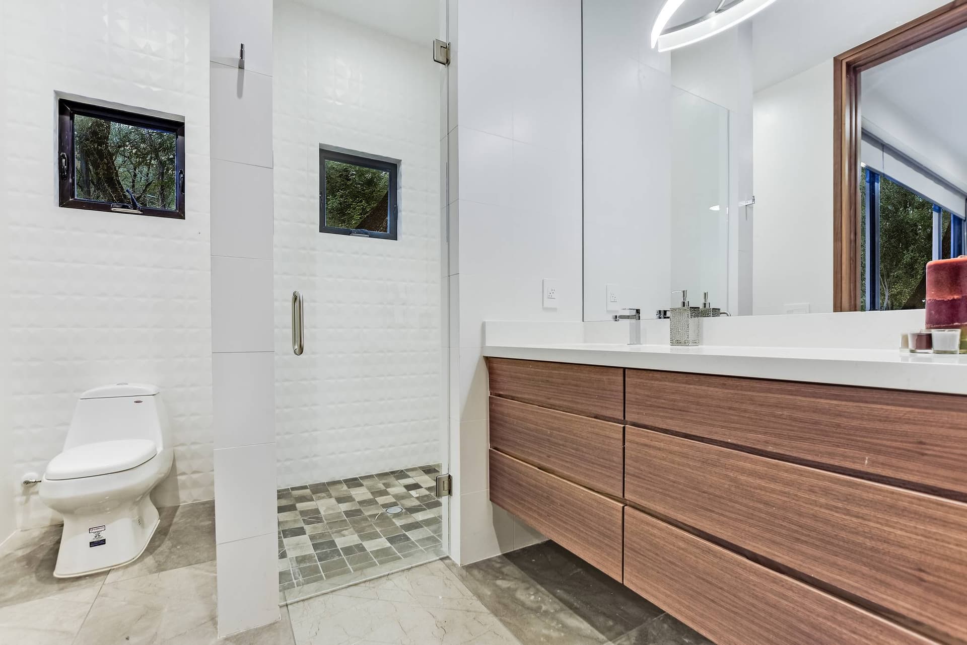 Austin Pinnacle - Image 38