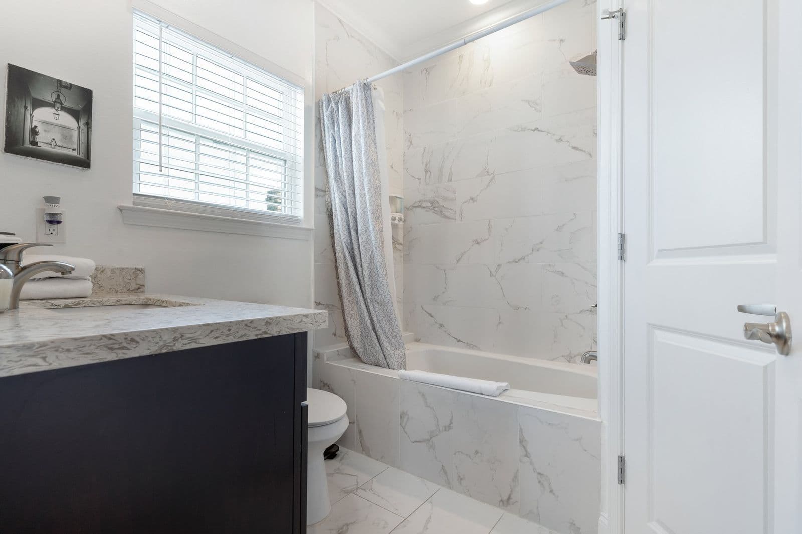 Gorgeous Mid-City House - Image 11