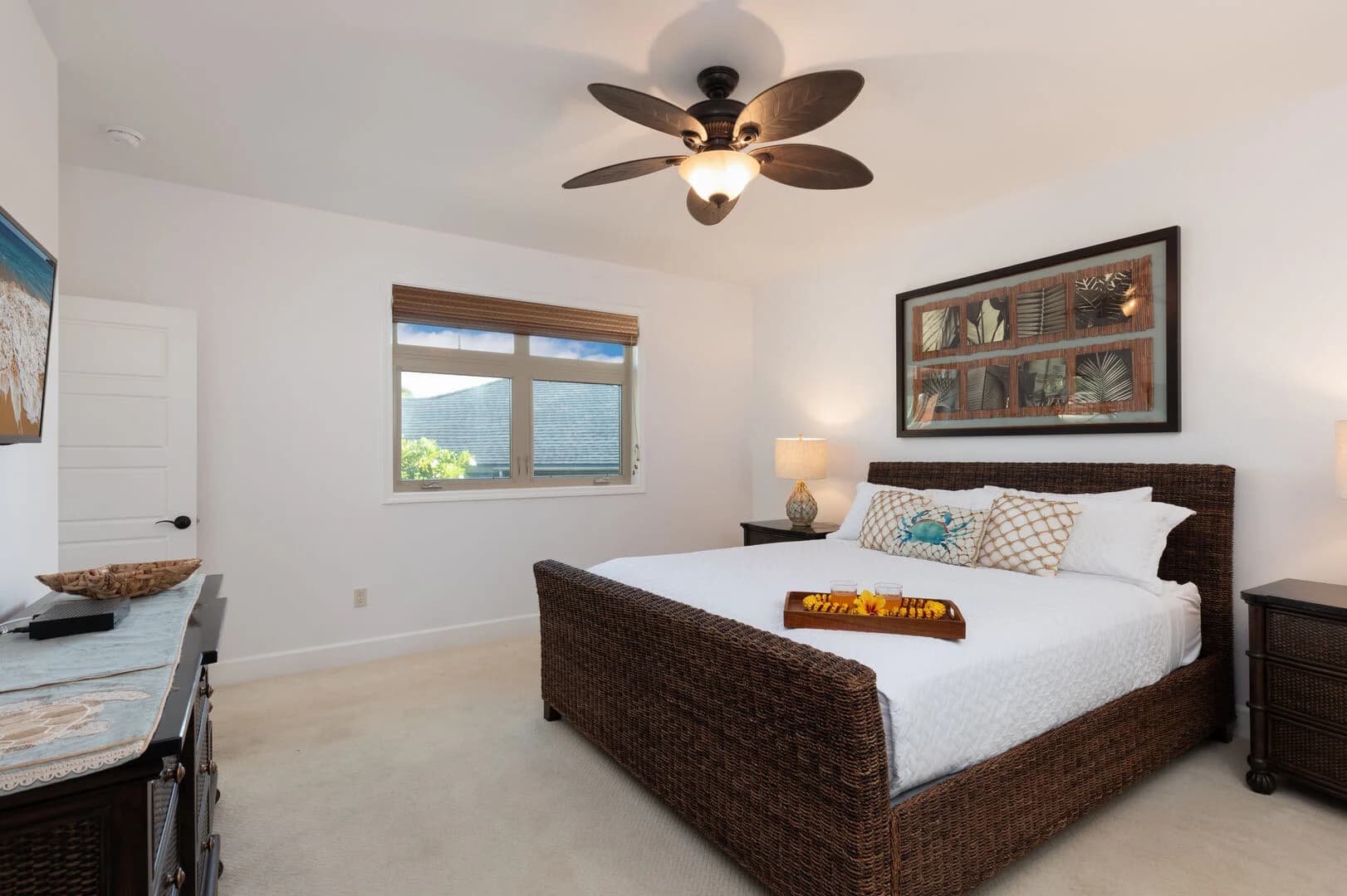 Pineapple Hale - Image 20