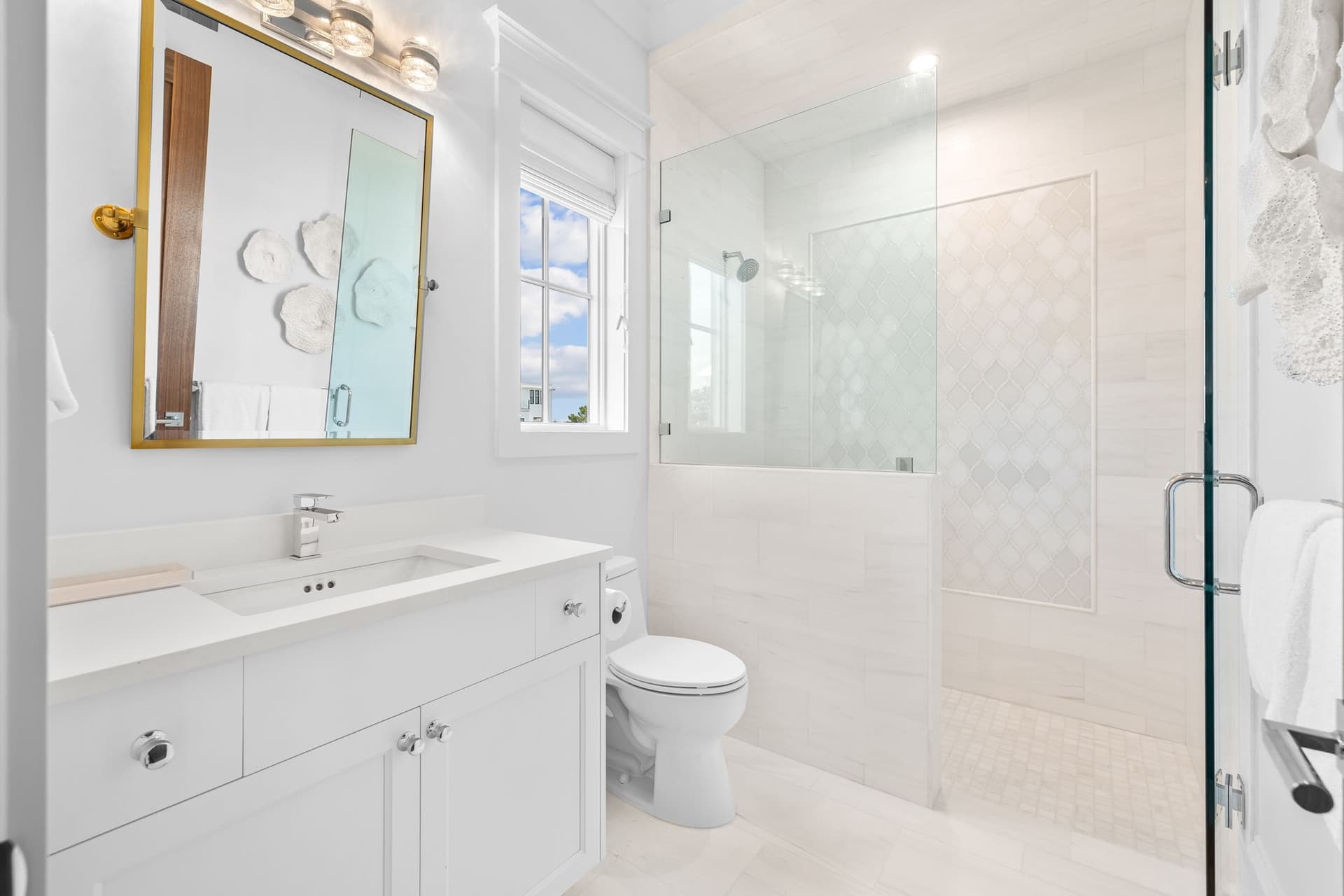 Drift Away Manor - Image 32